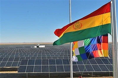 Phó Bộ trưởng Năng lượng Bolivian ca ngợi tiến bộ tái tạo của Trung Quốc, đôi...